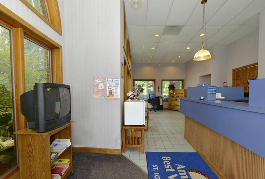 Americas Best Value Inn סיינט איגנס מראה חיצוני תמונה