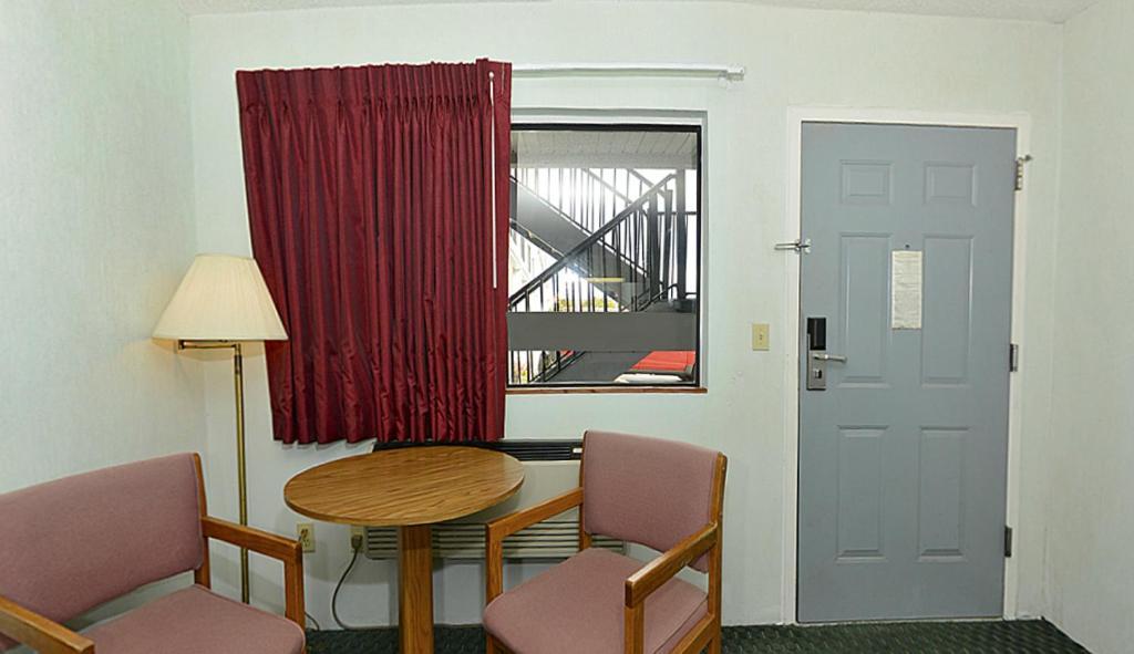 Americas Best Value Inn סיינט איגנס מראה חיצוני תמונה