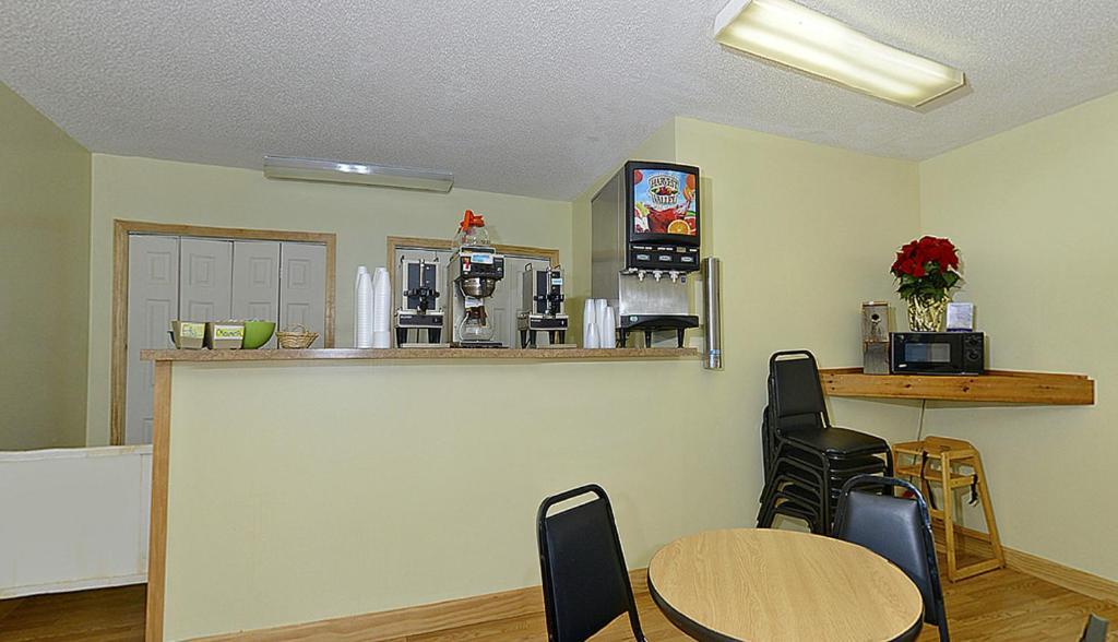 Americas Best Value Inn סיינט איגנס מראה חיצוני תמונה