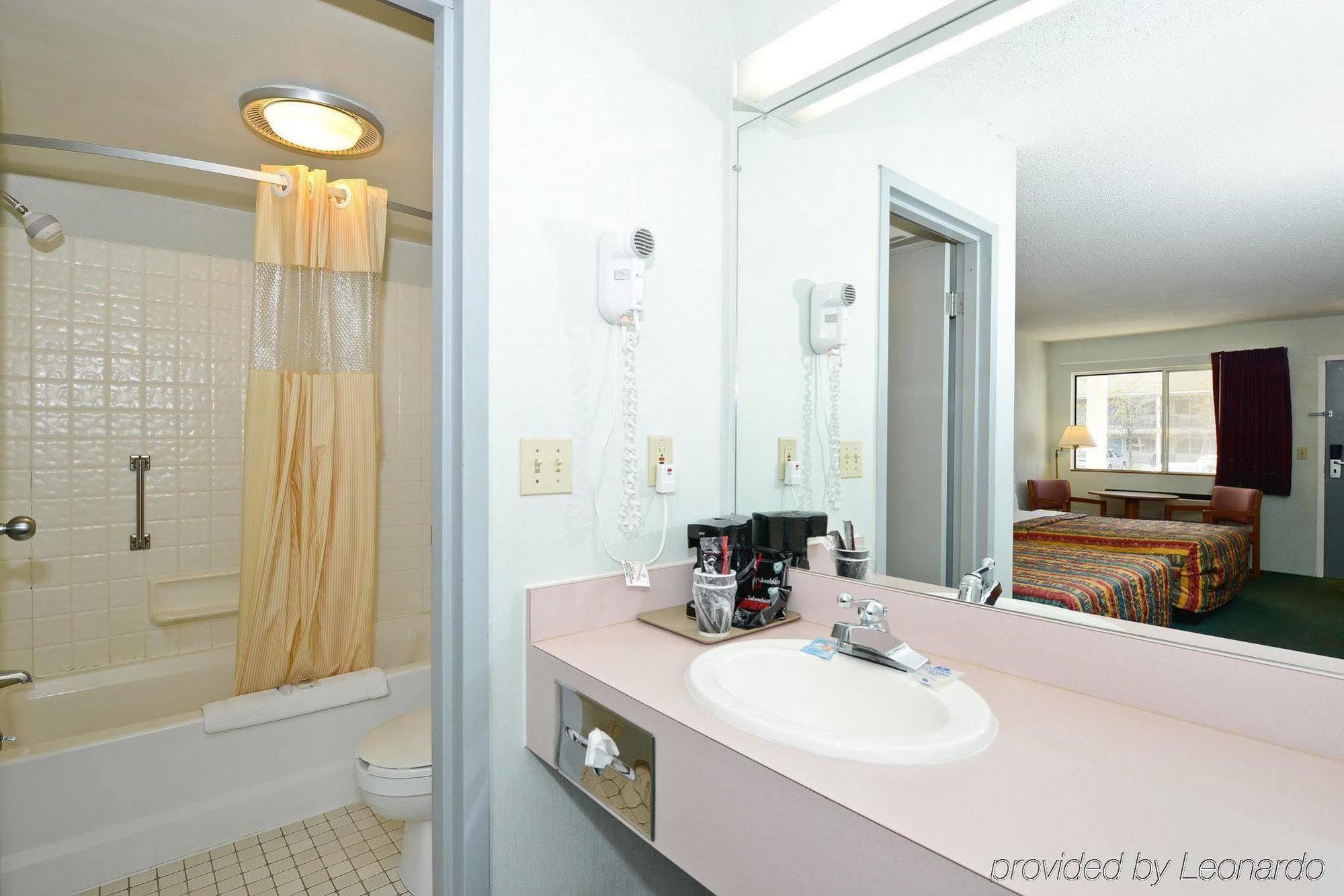 Americas Best Value Inn סיינט איגנס מראה חיצוני תמונה